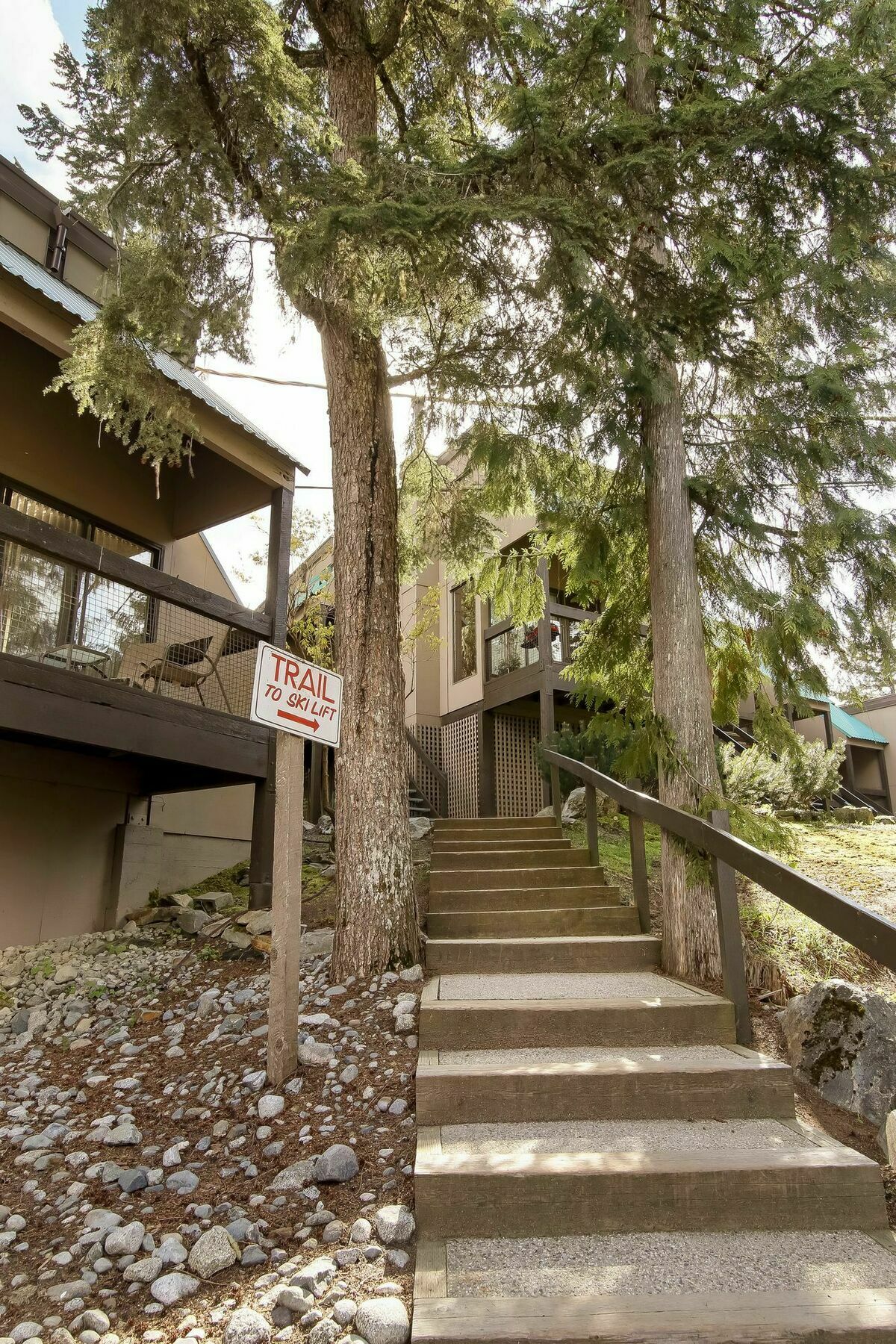 Whiski Jack Creekside Whistler Exterior foto